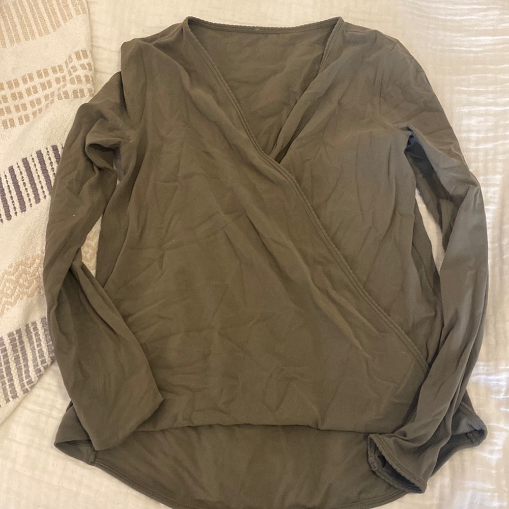 Lululemon crossover shirt